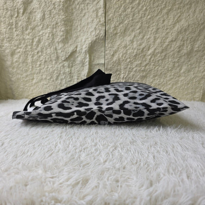 Saint Laurent Leopard Print Canvas Tote Bag (Pre-Owned)