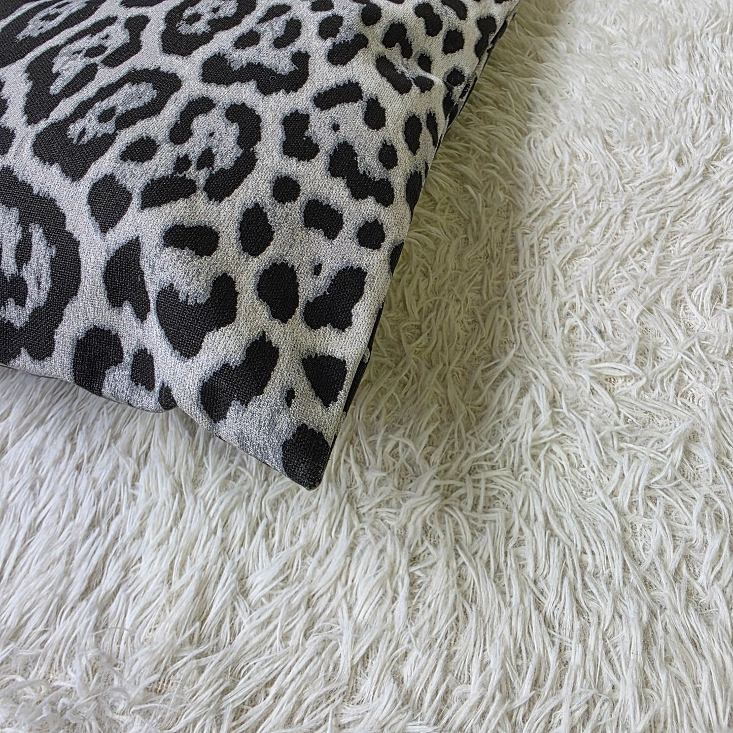 Saint Laurent Leopard Print Canvas Tote Bag (Pre-Owned)