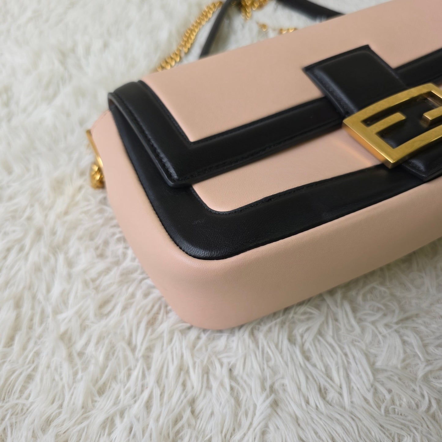 Fendi Kan I Colorblock Chain Shoulder Bag (Pre-Owned)