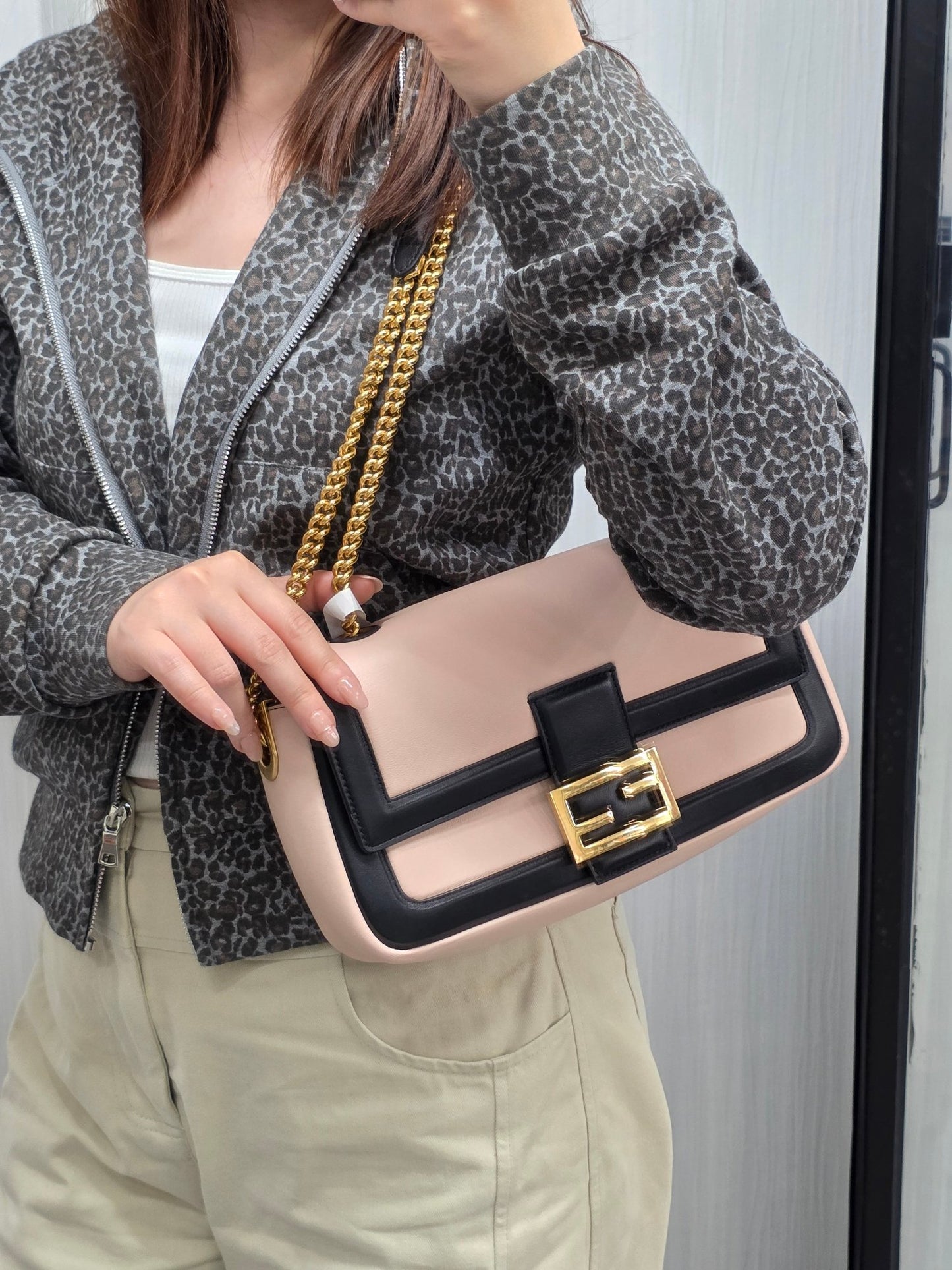 Fendi Kan I Colorblock Chain Shoulder Bag (Pre-Owned)