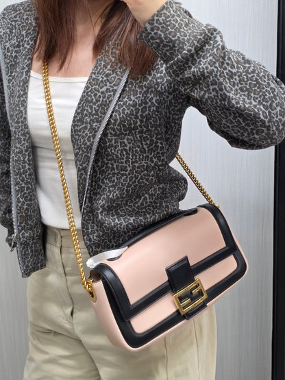 Fendi Kan I Colorblock Chain Shoulder Bag (Pre-Owned)