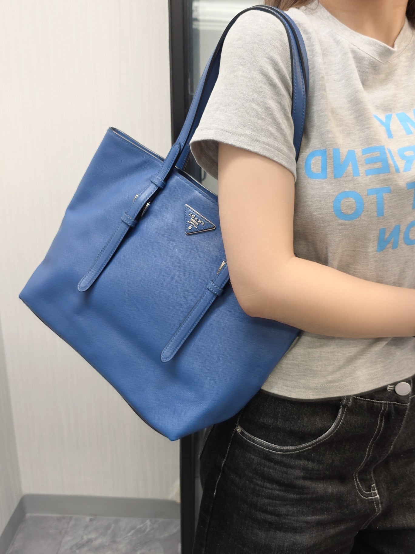 Prada Saffiano Leather Tote Bag (Pre-Owned)