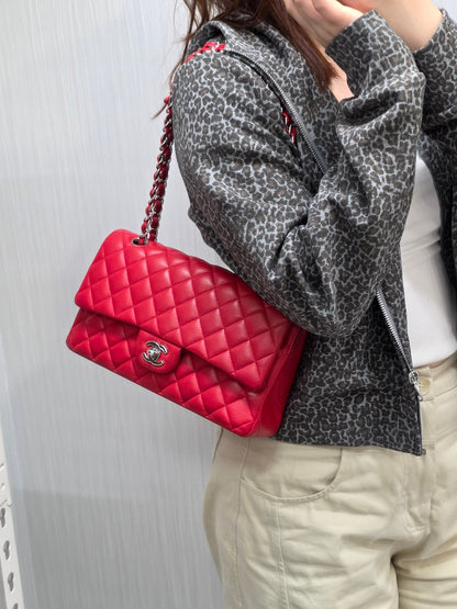 Chanel Quilted Classic Flap Chain Shoulder Bag (Pre-Owned)