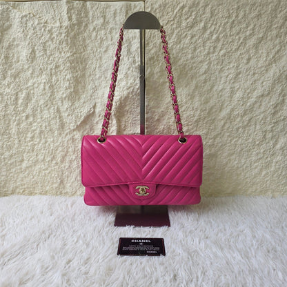 Chanel Chevron Quilted Classic Flap Chain Shoulder Bag (Pre-Owned)