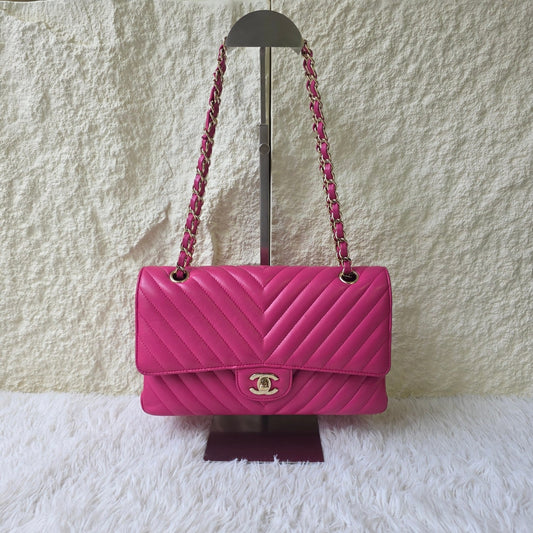 Chanel Chevron Quilted Classic Flap Chain Shoulder Bag (Pre-Owned)