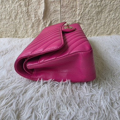 Chanel Chevron Quilted Classic Flap Chain Shoulder Bag (Pre-Owned)