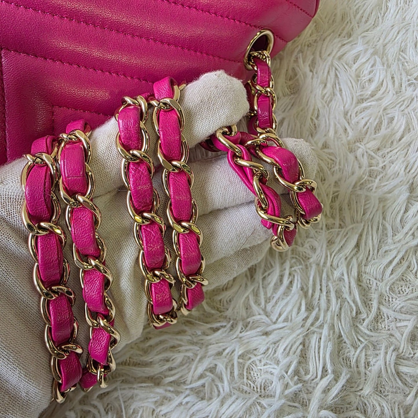 Chanel Chevron Quilted Classic Flap Chain Shoulder Bag (Pre-Owned)