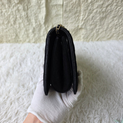 Chanel Quilted Velvet Pearl CC Chain Shoulder Bag (Pre-Owned)