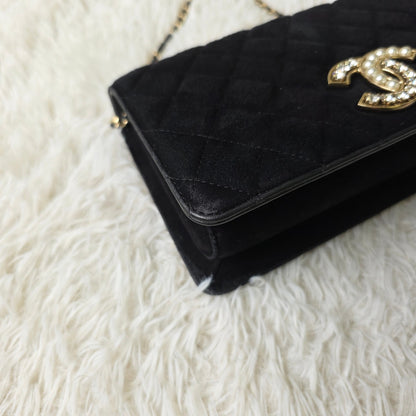 Chanel Quilted Velvet Pearl CC Chain Shoulder Bag (Pre-Owned)
