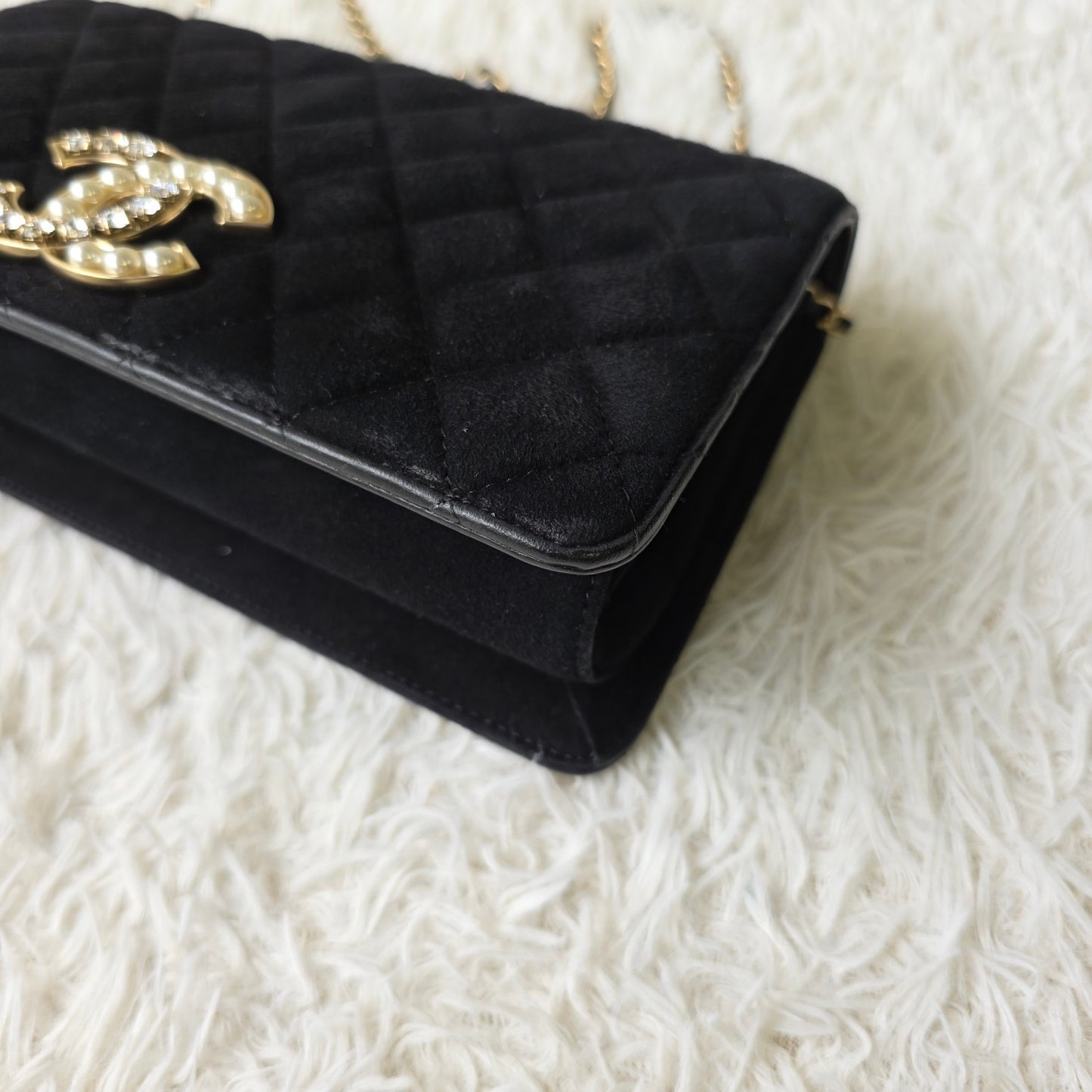 Chanel Quilted Velvet Pearl CC Chain Shoulder Bag (Pre-Owned)