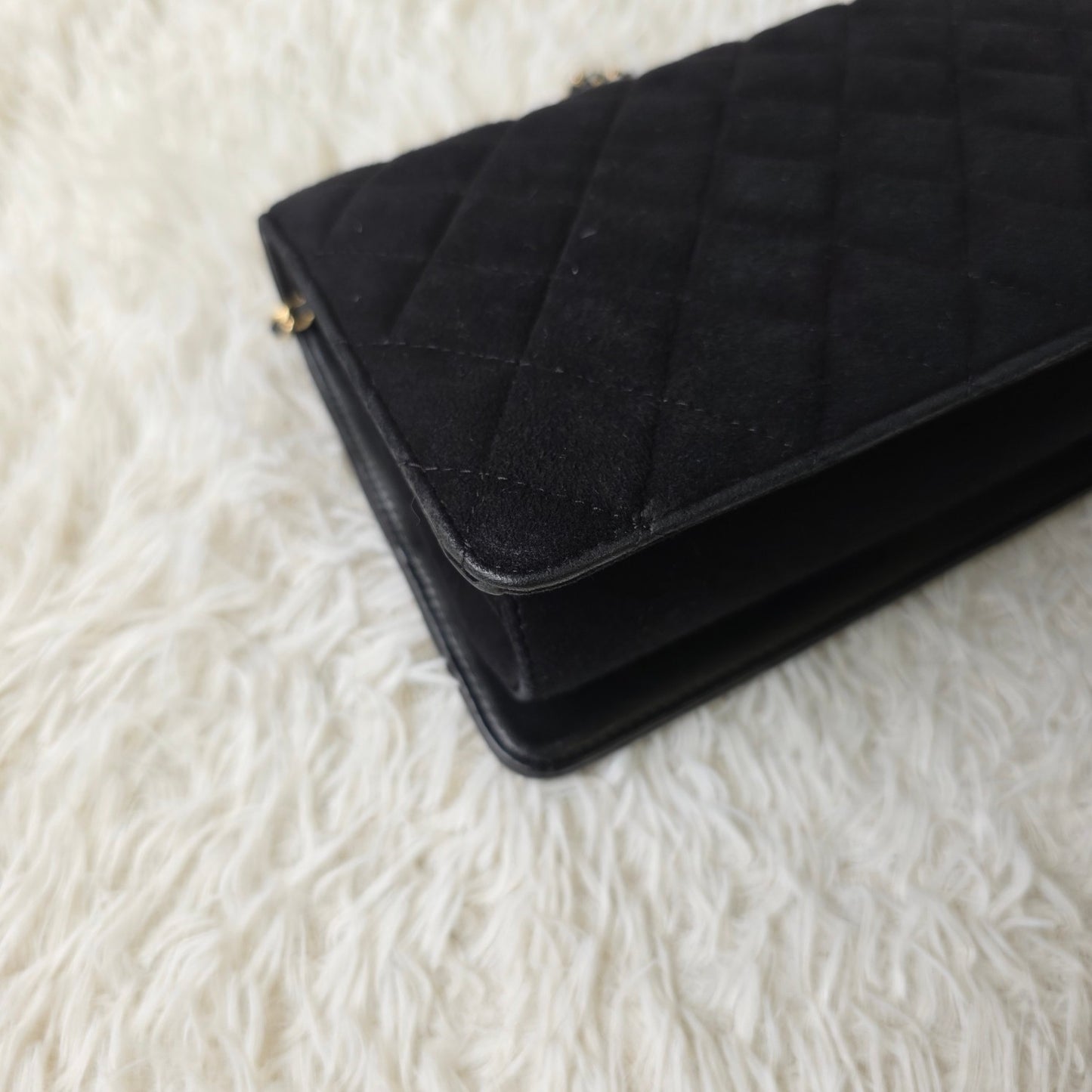 Chanel Quilted Velvet Pearl CC Chain Shoulder Bag (Pre-Owned)