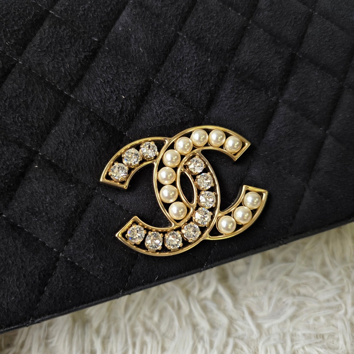 Chanel Quilted Velvet Pearl CC Chain Shoulder Bag (Pre-Owned)