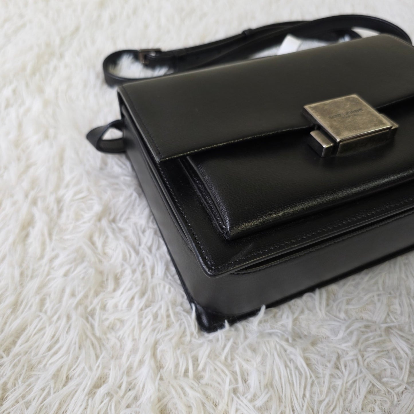 Saint Laurent Bellechasse Leather Shoulder Bag (Pre-Owned)
