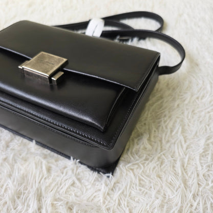 Saint Laurent Bellechasse Leather Shoulder Bag (Pre-Owned)