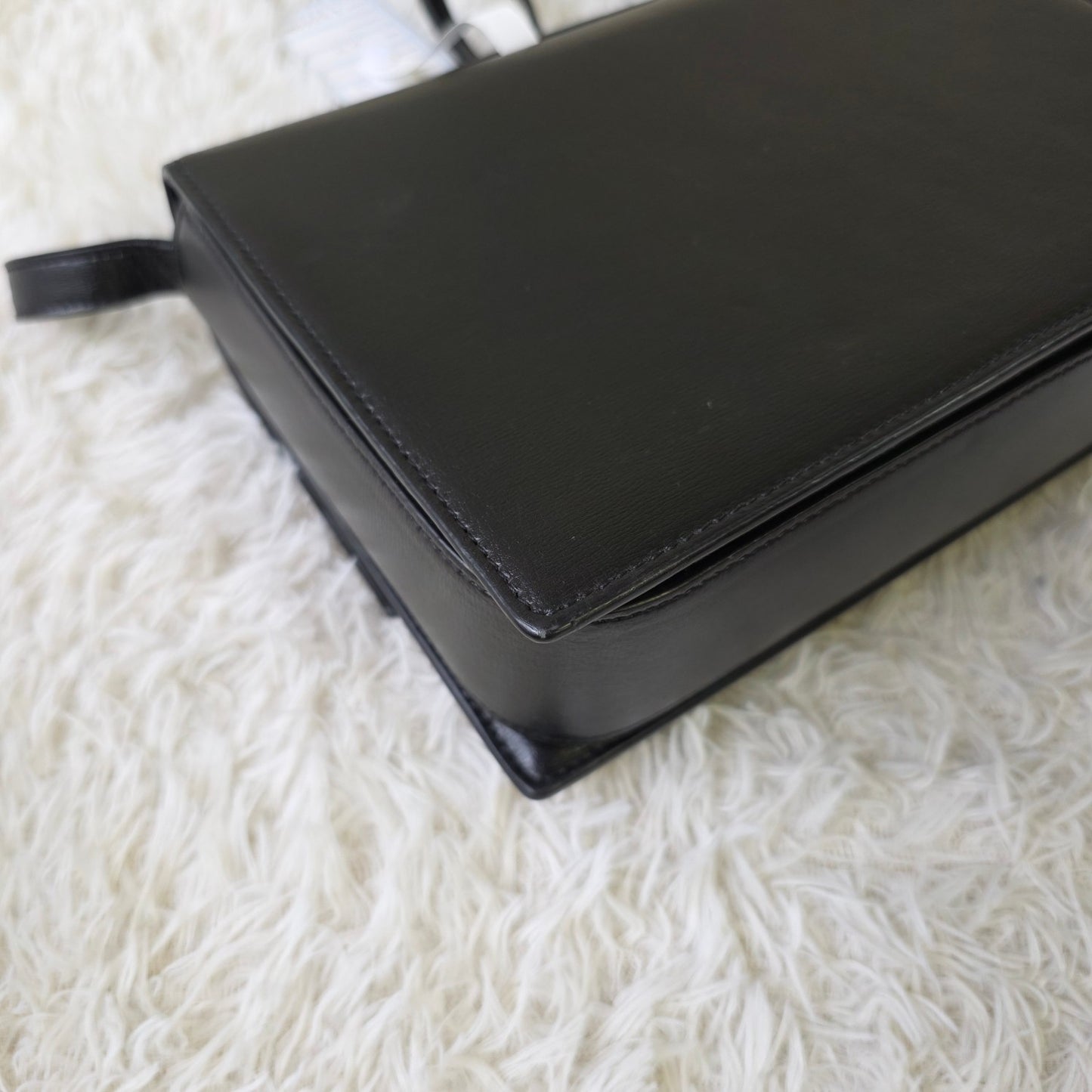 Saint Laurent Bellechasse Leather Shoulder Bag (Pre-Owned)