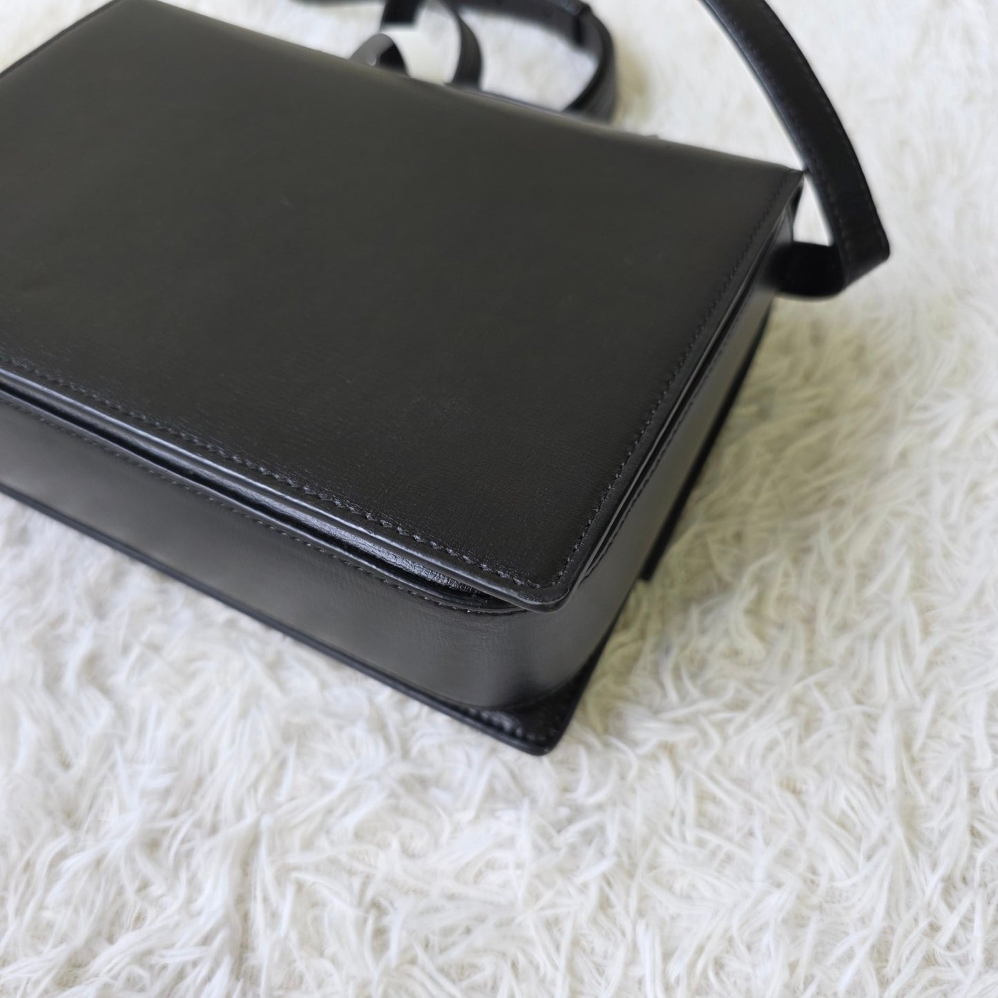 Saint Laurent Bellechasse Leather Shoulder Bag (Pre-Owned)