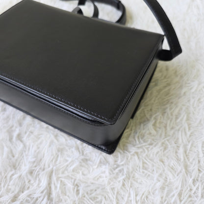 Saint Laurent Bellechasse Leather Shoulder Bag (Pre-Owned)