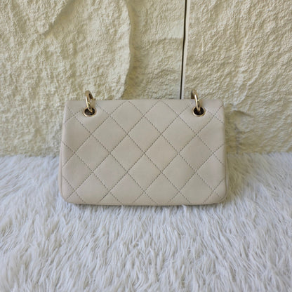 Chanel Quilted Chain Shoulder Bag (Pre-Owned)