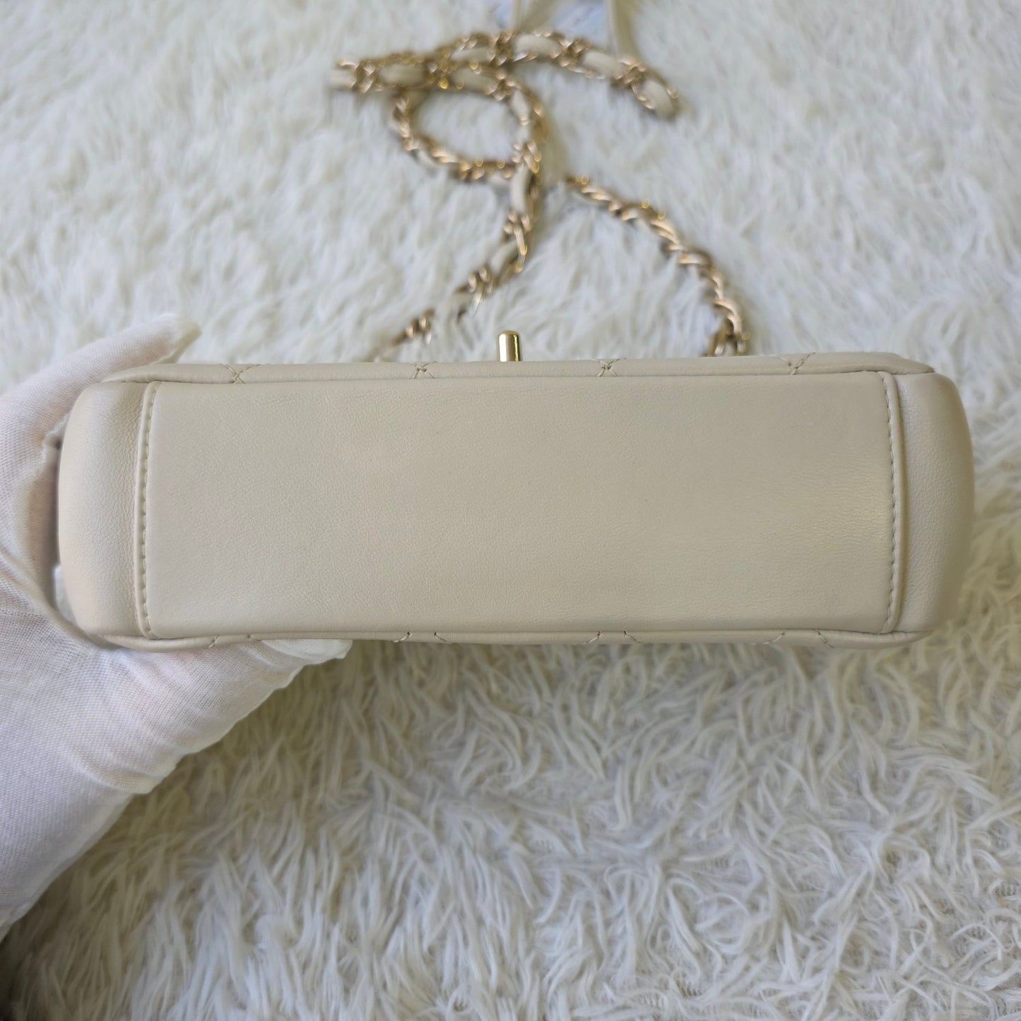 Chanel Quilted Chain Shoulder Bag (Pre-Owned)