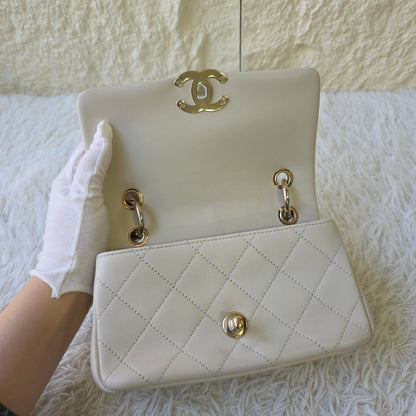 Chanel Quilted Chain Shoulder Bag (Pre-Owned)