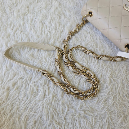 Chanel Quilted Chain Shoulder Bag (Pre-Owned)