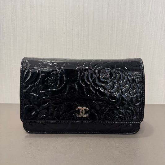 Chanel Camellia Embossed Patent Chain Wallet (Pre-Owned)