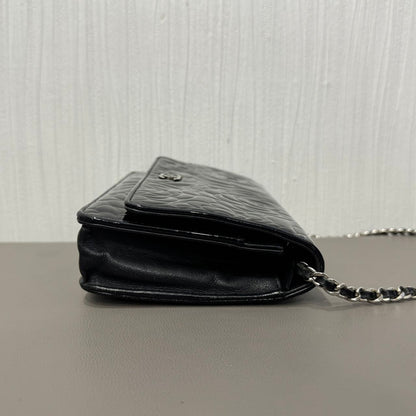 Chanel Camellia Embossed Patent Chain Wallet (Pre-Owned)