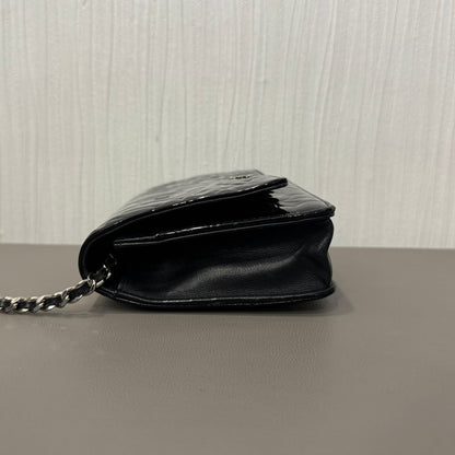 Chanel Camellia Embossed Patent Chain Wallet (Pre-Owned)