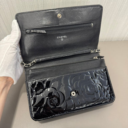 Chanel Camellia Embossed Patent Chain Wallet (Pre-Owned)