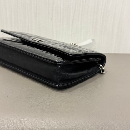 Chanel Camellia Embossed Patent Chain Wallet (Pre-Owned)