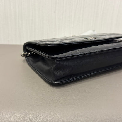 Chanel Camellia Embossed Patent Chain Wallet (Pre-Owned)