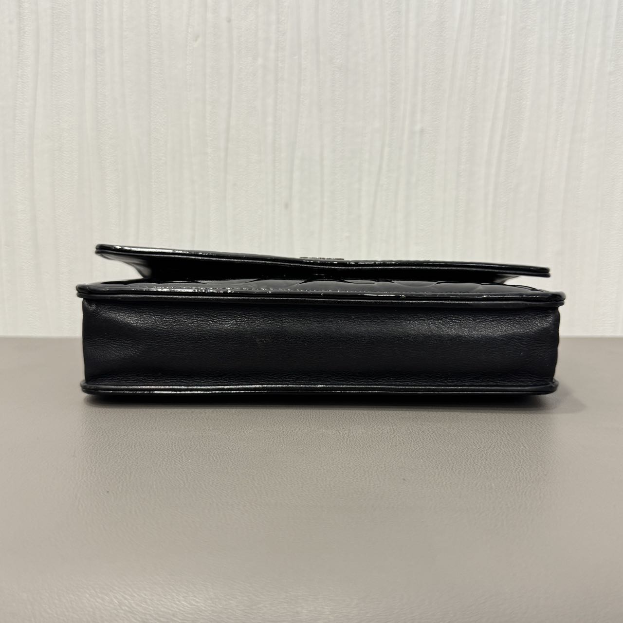 Chanel Camellia Embossed Patent Chain Wallet (Pre-Owned)