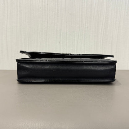 Chanel Camellia Embossed Patent Chain Wallet (Pre-Owned)