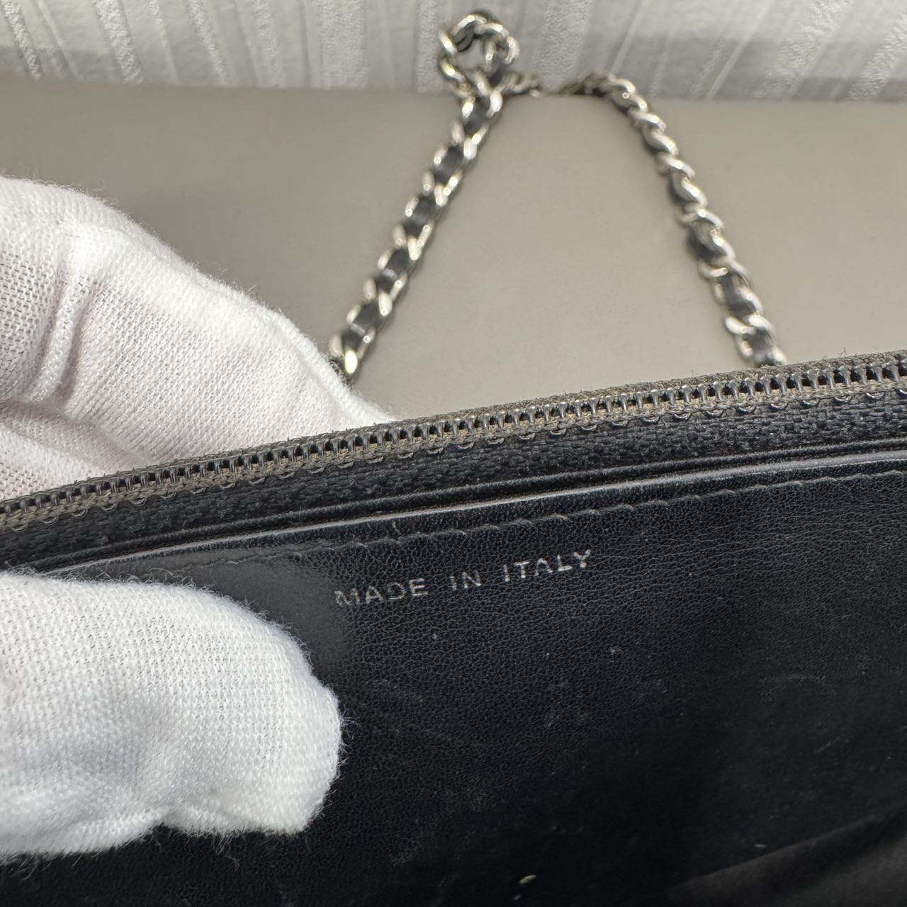 Chanel Camellia Embossed Patent Chain Wallet (Pre-Owned)