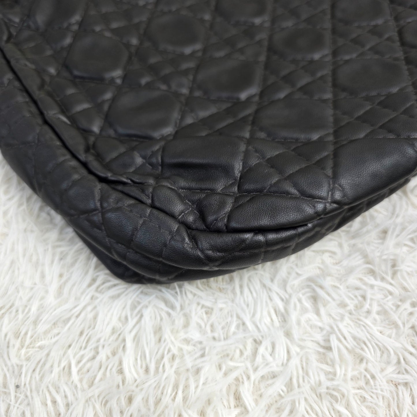 Dior Cannage Quilted Leather Shoulder Bag (Pre-Owned)