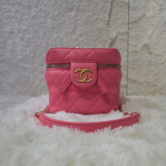 Chanel Quilted Vanity Chain Bag (Pre-Owned)