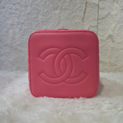 Chanel Quilted Vanity Chain Bag (Pre-Owned)