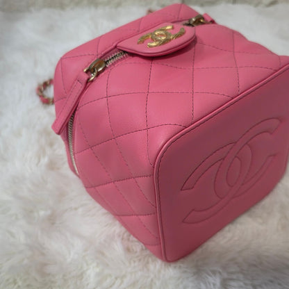 Chanel Quilted Vanity Chain Bag (Pre-Owned)