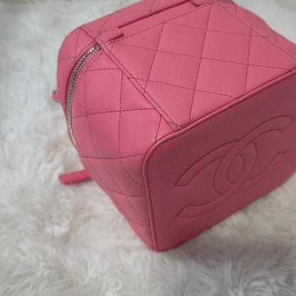 Chanel Quilted Vanity Chain Bag (Pre-Owned)