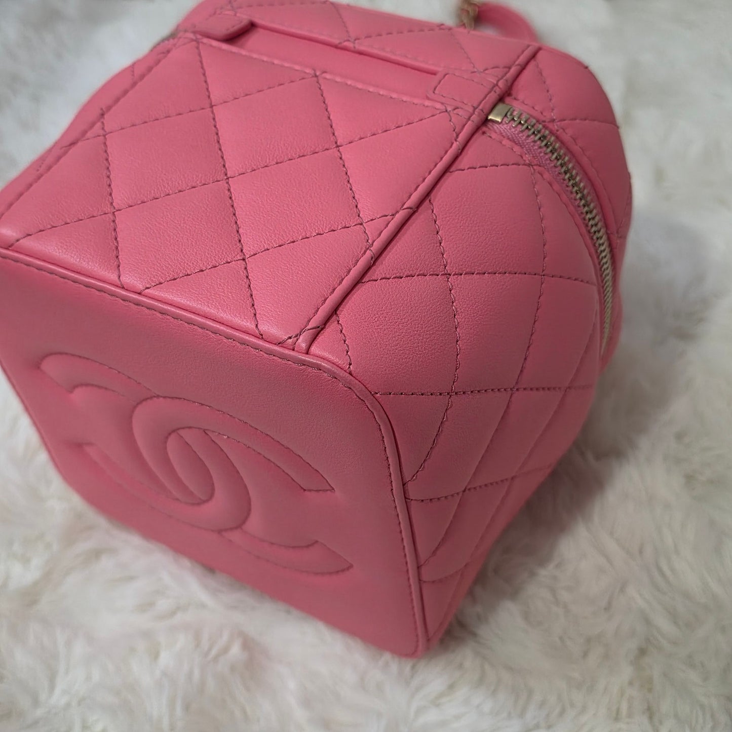 Chanel Quilted Vanity Chain Bag (Pre-Owned)