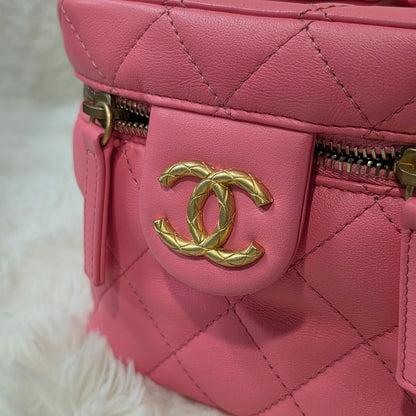 Chanel Quilted Vanity Chain Bag (Pre-Owned)