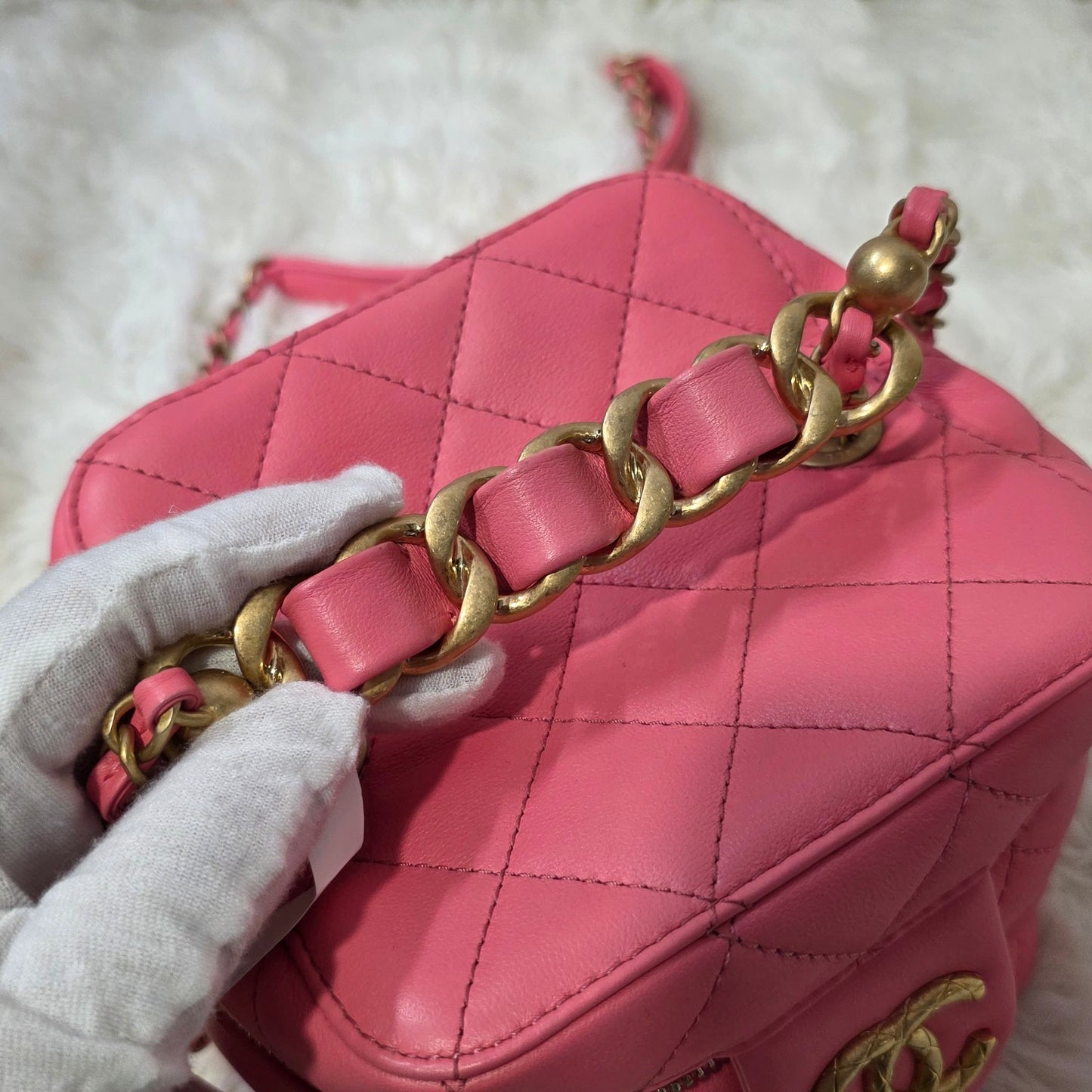 Chanel Quilted Vanity Chain Bag (Pre-Owned)
