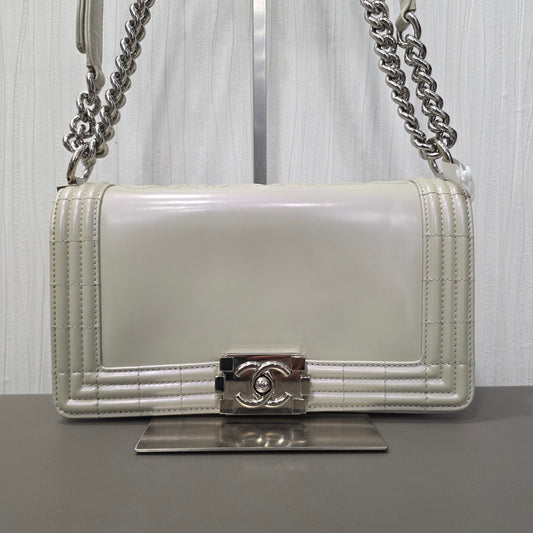 Chanel Boy Chanel Chain Shoulder Bag (Pre-Owned)