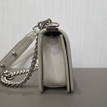 Chanel Boy Chanel Chain Shoulder Bag (Pre-Owned)