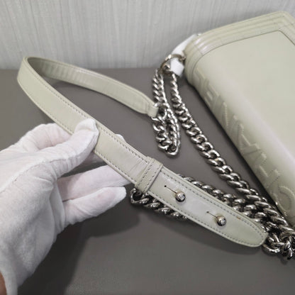 Chanel Boy Chanel Chain Shoulder Bag (Pre-Owned)