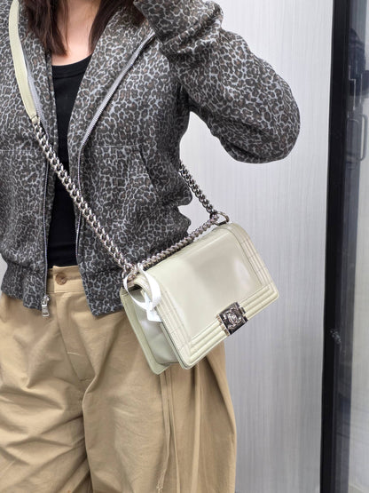 Chanel Boy Chanel Chain Shoulder Bag (Pre-Owned)