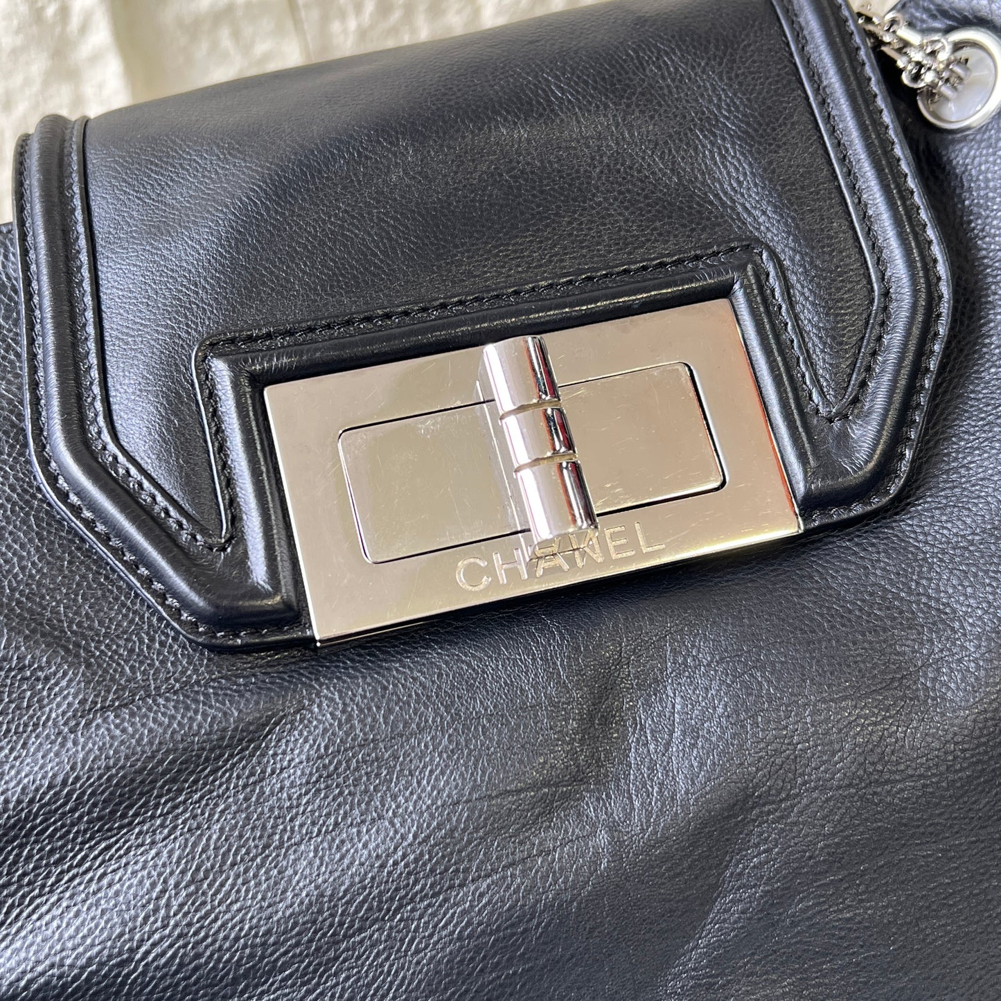 Chanel Reissue Chain Shoulder Tote Bag (Pre-Owned)