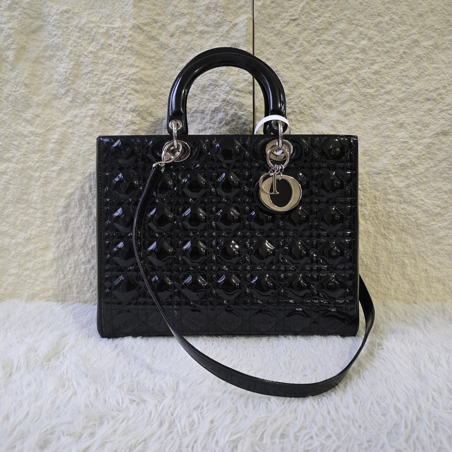 1 Dior Lady Dior Cannage Patent Leather Handbag (Pre-Owned)