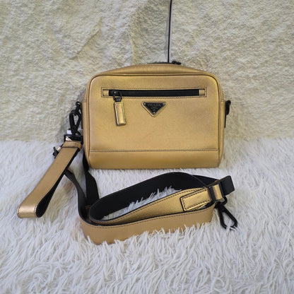 1 Prada Saffiano Leather Shoulder Bag (Pre-Owned)