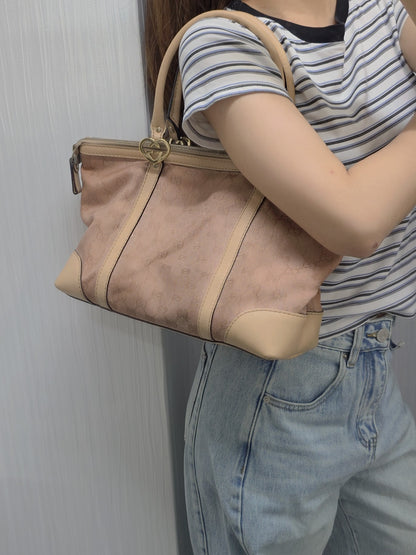 1 Gucci GG Monogram Canvas Tote Bag (Pre-Owned)